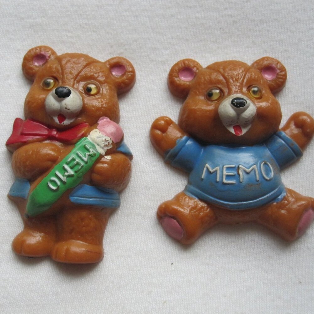 Vintage Plastic Fridge Magnets: 2" Bear set w/ "MEMO"